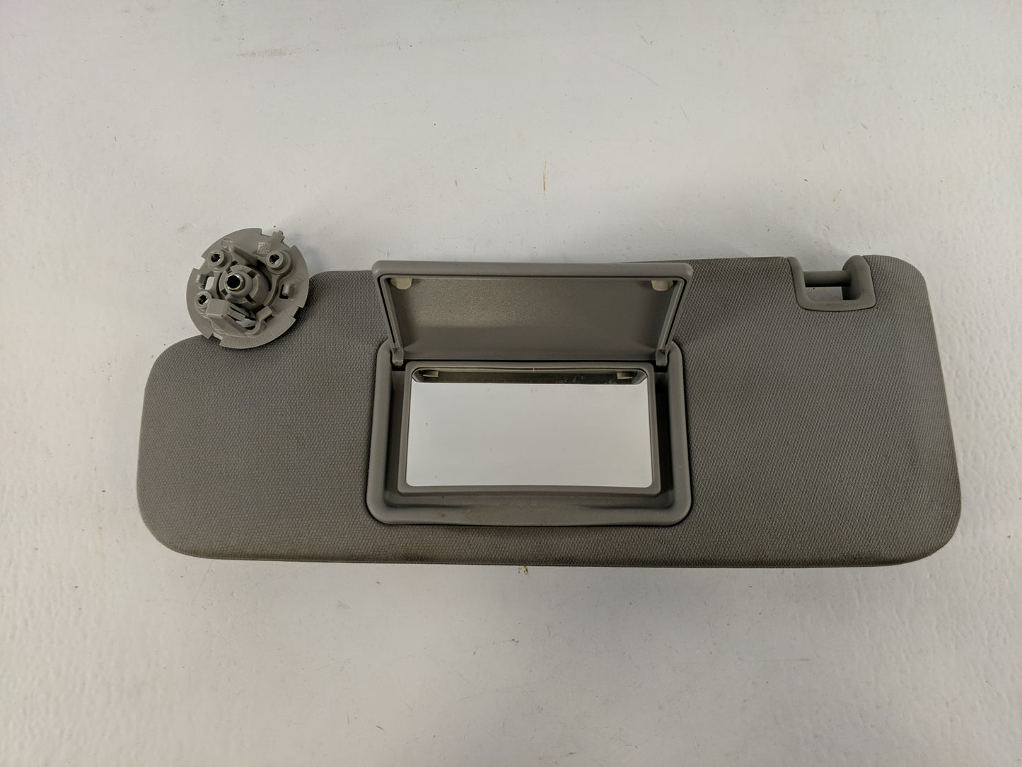 2016-2021 Chevrolet Malibu Sun Visor Shade Replacement Driver Left Mirror Fits Fits 2016 2017 2018 2019 2020 2021 OEM Used A