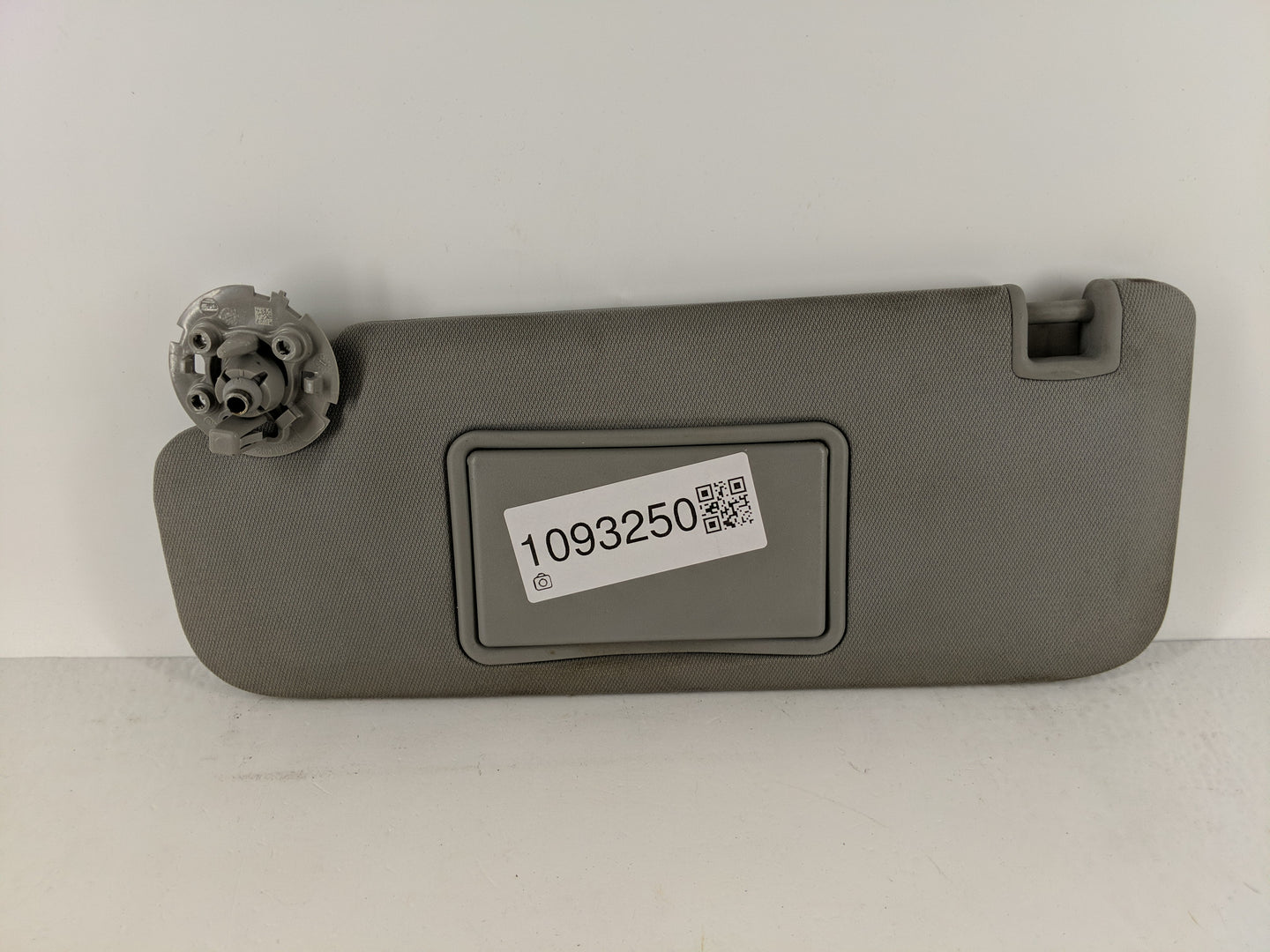 2016-2021 Chevrolet Malibu Sun Visor Shade Replacement Driver Left Mirror Fits Fits 2016 2017 2018 2019 2020 2021 OEM Used A