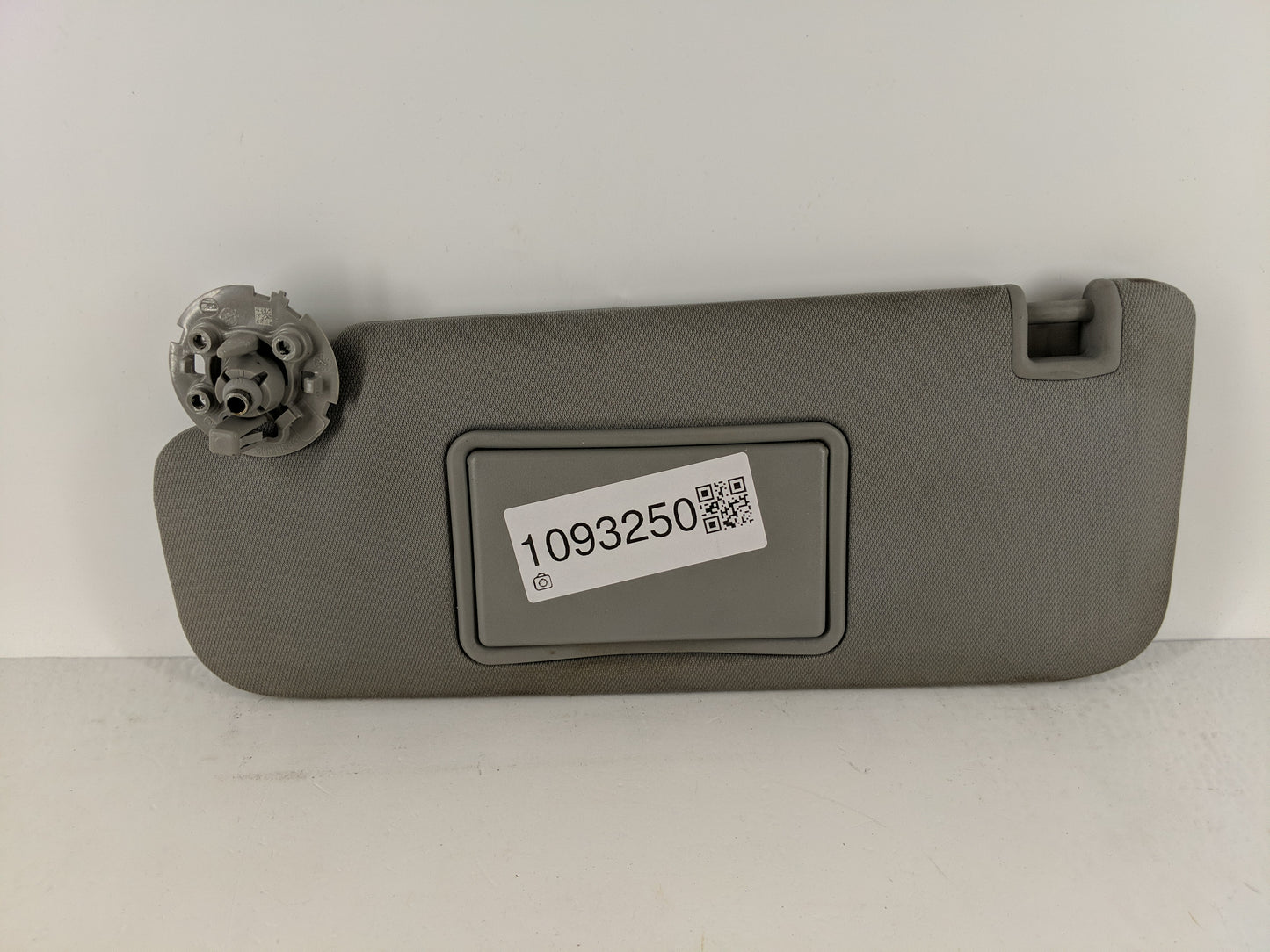 2016-2021 Chevrolet Malibu Sun Visor Shade Replacement Driver Left Mirror Fits Fits 2016 2017 2018 2019 2020 2021 OEM Used A