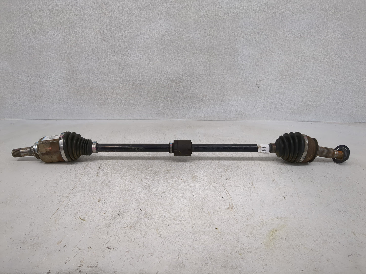 2019-2021 Chevrolet Malibu Axle Shaft Front Passenger Cv C/v 1119891 - Oemusedautoparts1.com