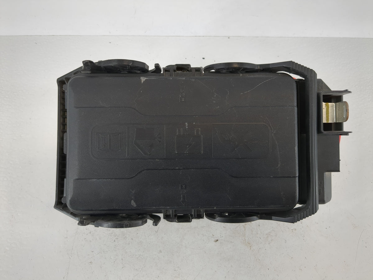 2019-2021 Chevrolet Malibu Fusebox Fuse Box Panel Relay Module P/N:84950508 Fits Fits 2019 2020 2021 OEM Used Auto Parts - O