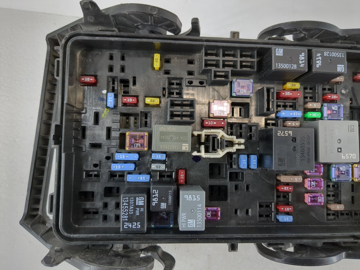 2019-2021 Chevrolet Malibu Fusebox Fuse Box Panel Relay Module P/N:84950508 Fits Fits 2019 2020 2021 OEM Used Auto Parts - O