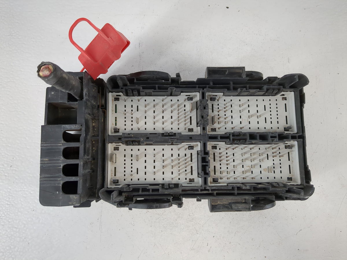 2019-2021 Chevrolet Malibu Fusebox Fuse Box Panel Relay Module P/N:84950508 Fits Fits 2019 2020 2021 OEM Used Auto Parts - O