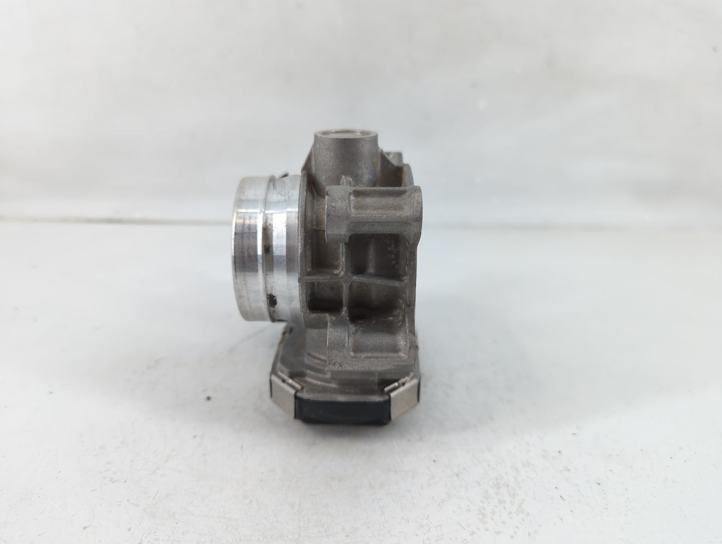 2016-2021 Chevrolet Malibu Throttle Body P/N:12671379AA Fits Fits 2016 2017 2018 2019 2020 2021 2022 OEM Used Auto Parts - O