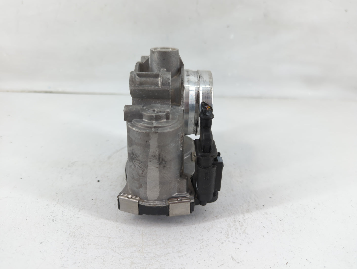 2016-2021 Chevrolet Malibu Throttle Body P/N:12671379AA Fits Fits 2016 2017 2018 2019 2020 2021 2022 OEM Used Auto Parts - O