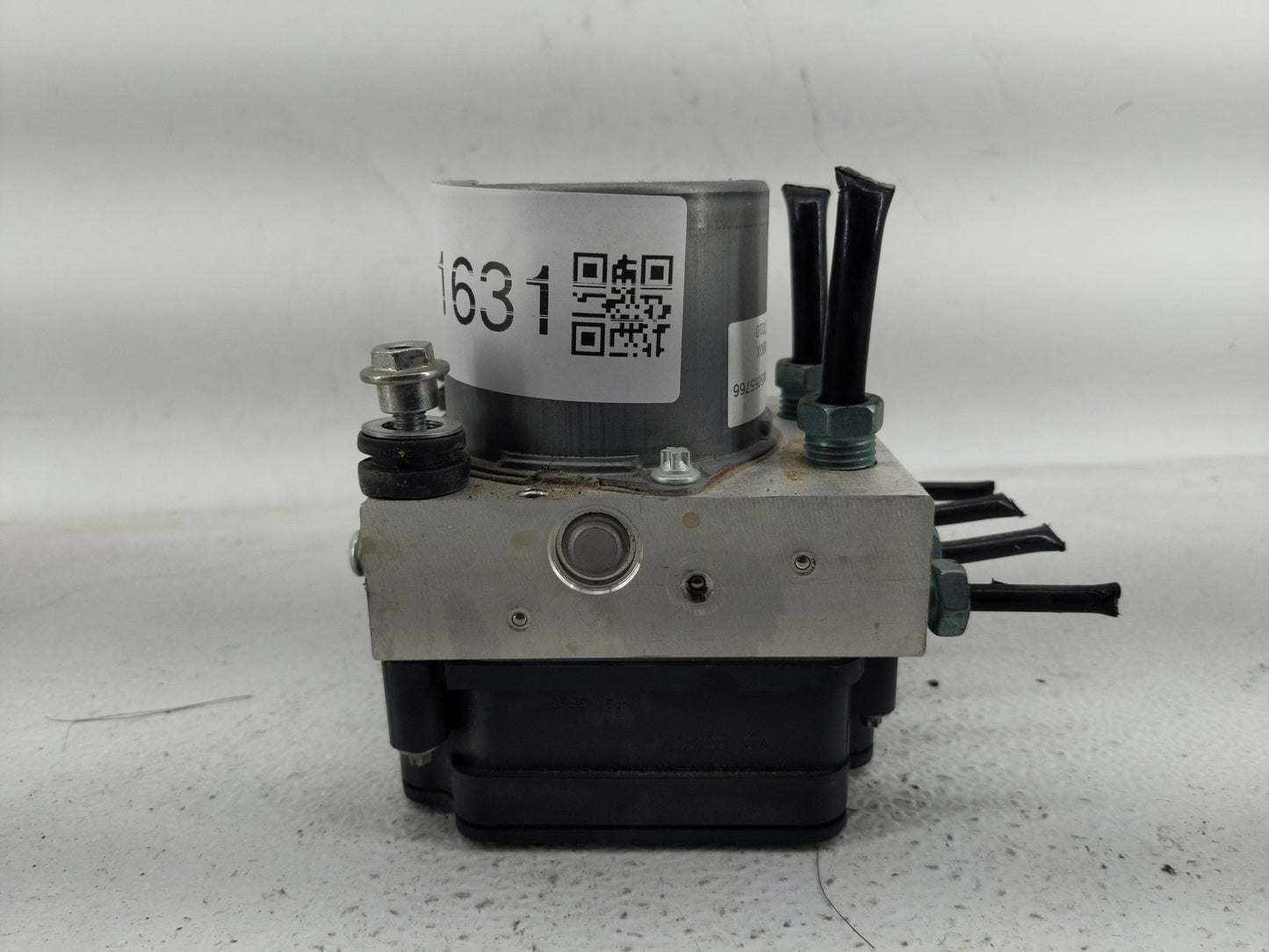 2019-2021 Chevrolet Malibu ABS Pump Control Module Replacement P/N:0650557 Fits Fits 2019 2020 2021 OEM Used Auto Parts - Oe