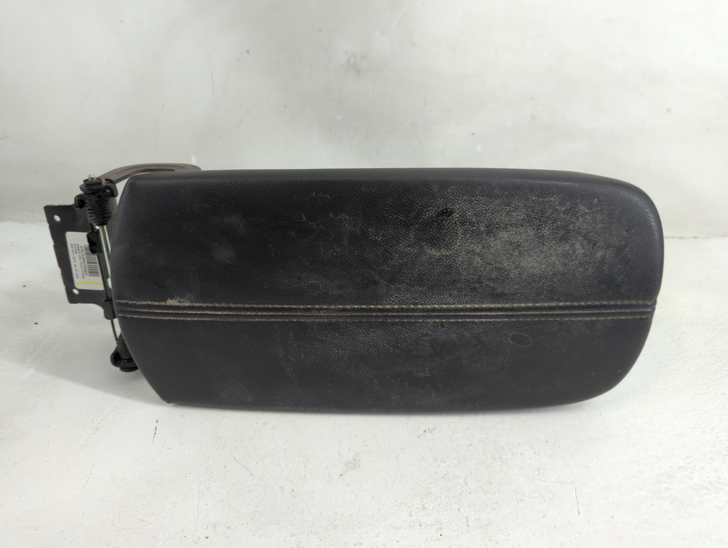 2022 Chevrolet Malibu Center Console Armrest Cover Lid P/N:1251040 Fits OEM Used Auto Parts - Oemusedautoparts1.com