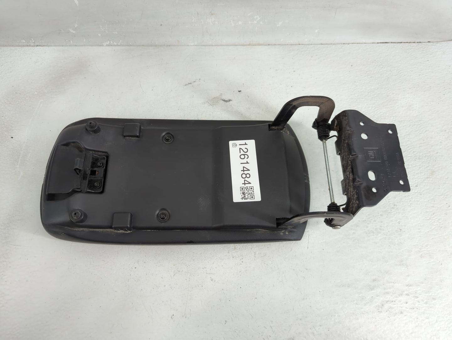 2022 Chevrolet Malibu Center Console Armrest Cover Lid P/N:1251040 Fits OEM Used Auto Parts - Oemusedautoparts1.com