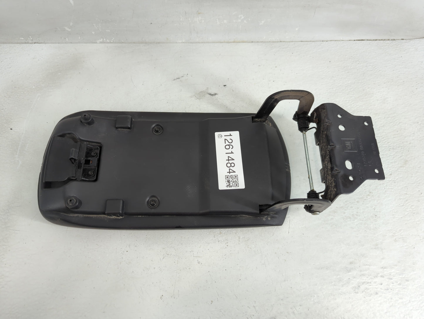 2022 Chevrolet Malibu Center Console Armrest Cover Lid P/N:1251040 Fits OEM Used Auto Parts - Oemusedautoparts1.com