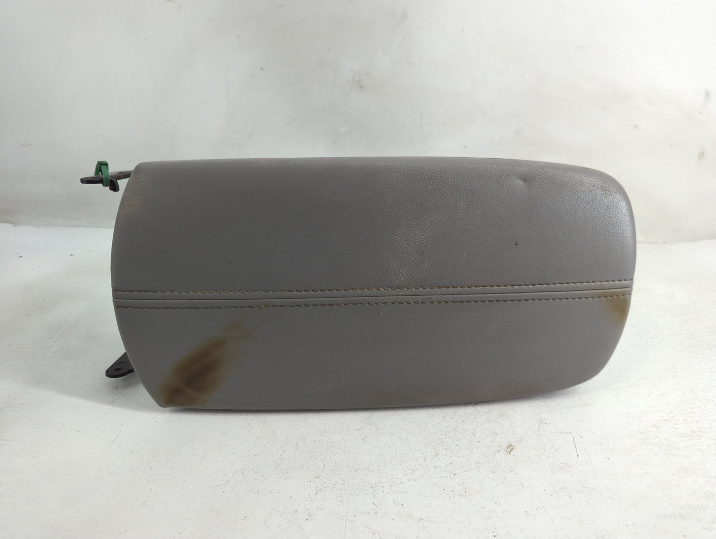 2022 Chevrolet Malibu Center Console Armrest Cover Lid P/N:02329B Fits OEM Used Auto Parts - Oemusedautoparts1.com