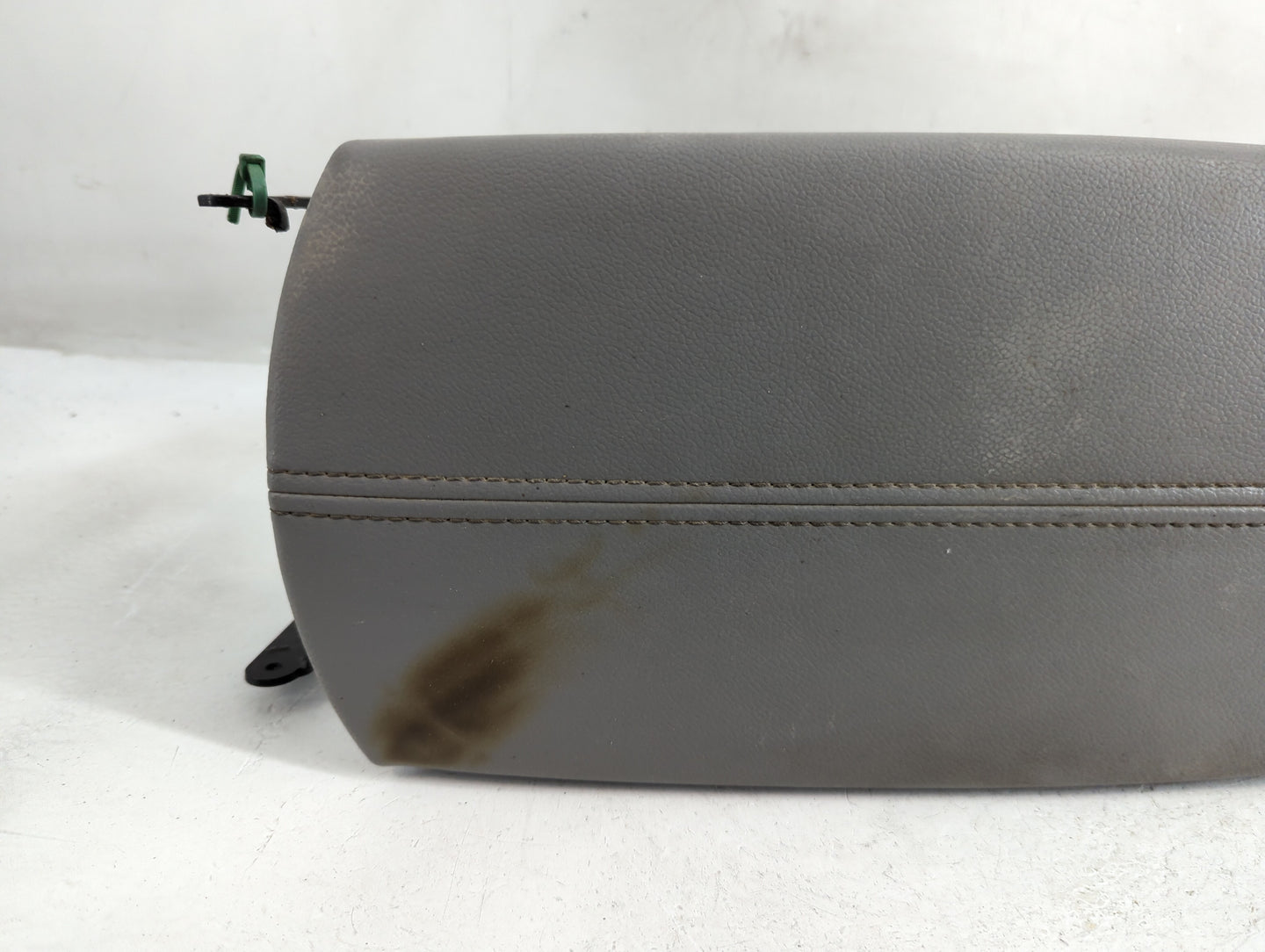 2022 Chevrolet Malibu Center Console Armrest Cover Lid P/N:02329B Fits OEM Used Auto Parts - Oemusedautoparts1.com