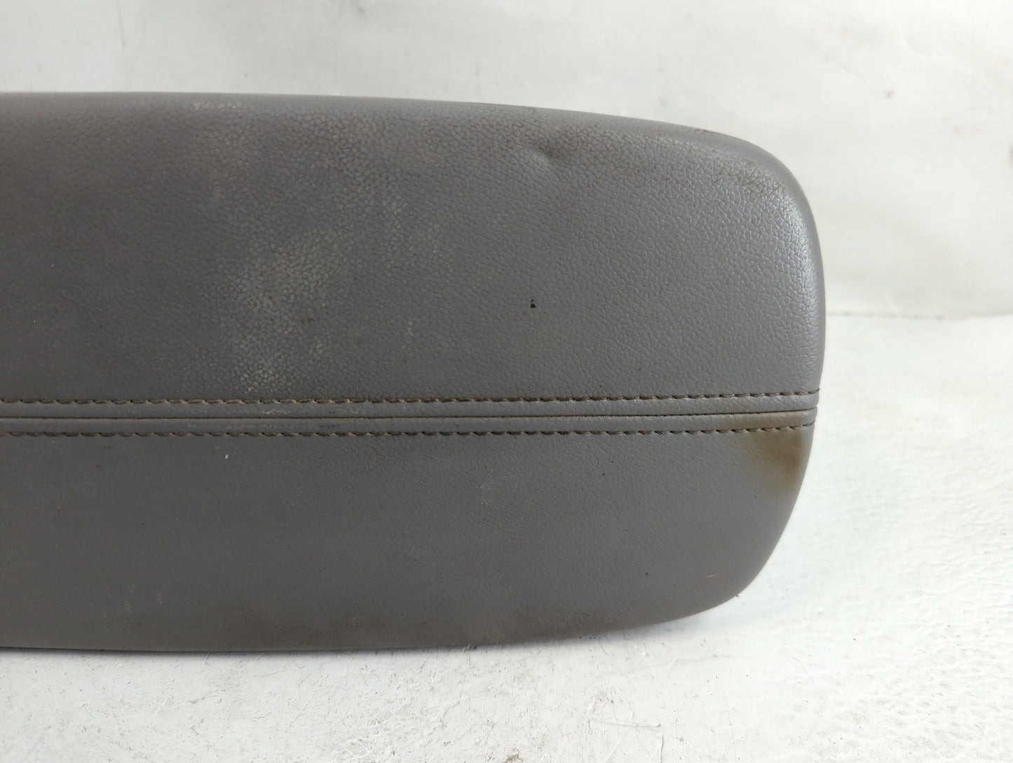 2022 Chevrolet Malibu Center Console Armrest Cover Lid P/N:02329B Fits OEM Used Auto Parts - Oemusedautoparts1.com