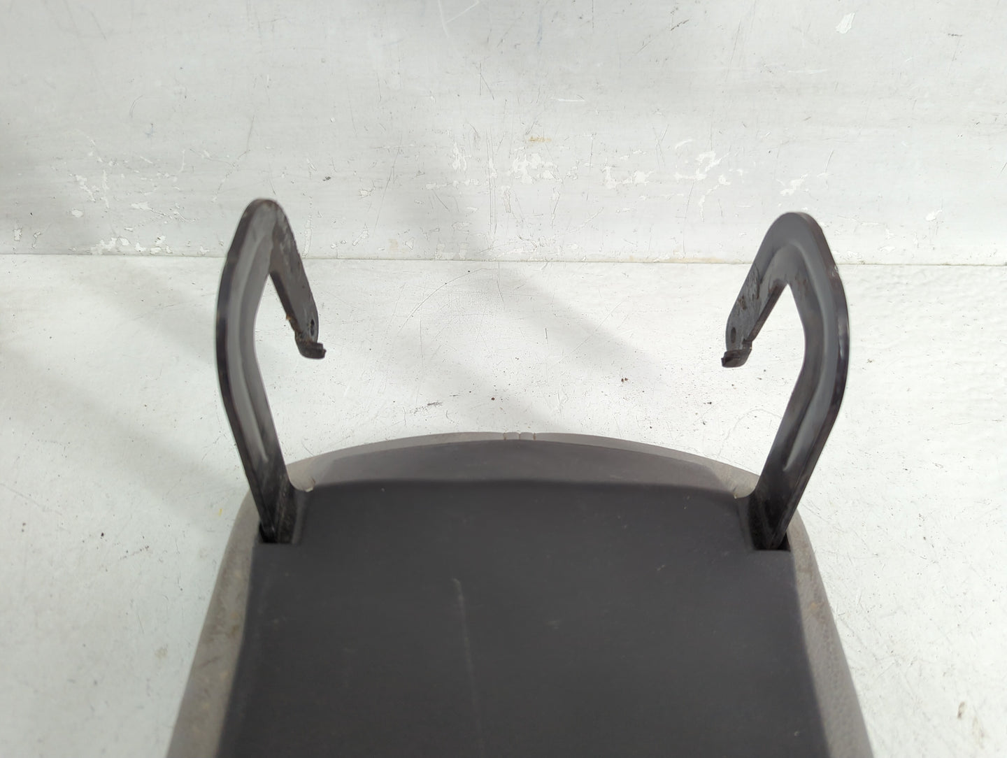 2022 Chevrolet Malibu Center Console Armrest Cover Lid P/N:02329B Fits OEM Used Auto Parts - Oemusedautoparts1.com