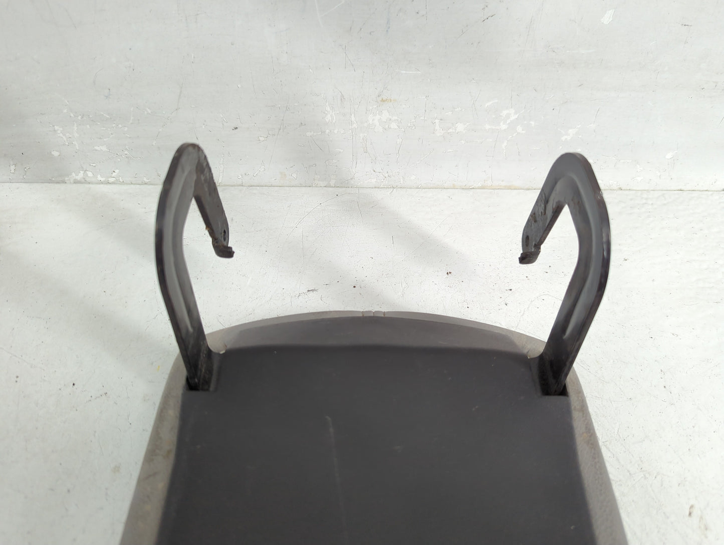 2022 Chevrolet Malibu Center Console Armrest Cover Lid P/N:02329B Fits OEM Used Auto Parts - Oemusedautoparts1.com