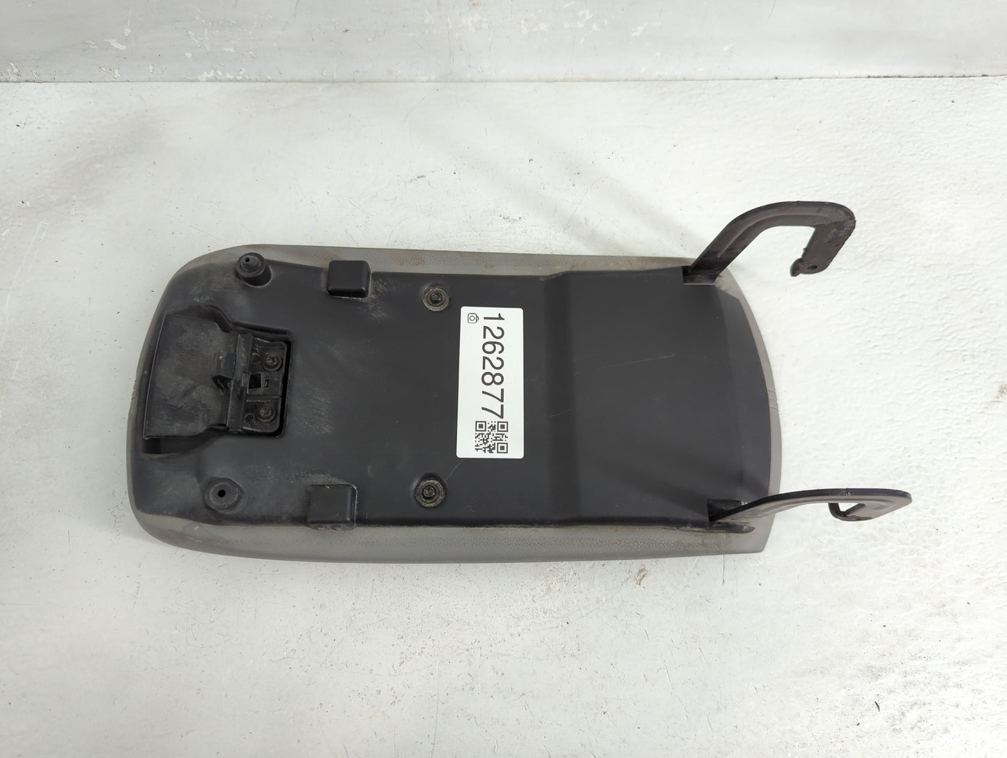 2022 Chevrolet Malibu Center Console Armrest Cover Lid P/N:02329B Fits OEM Used Auto Parts - Oemusedautoparts1.com