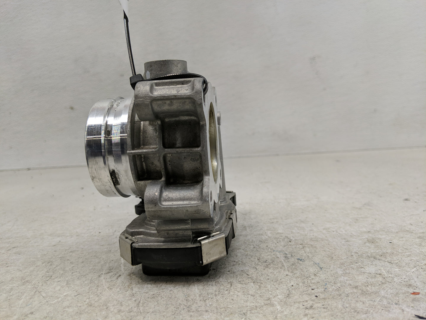 2016-2021 Chevrolet Malibu Throttle Body Fits Fits 2016 2017 2018 2019 2020 2021 2022 OEM Used Auto Parts - Oemusedautoparts