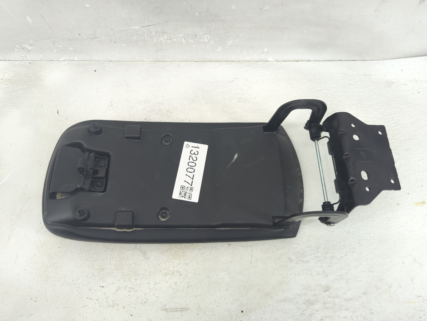 2022 Chevrolet Malibu Center Console Armrest Cover Lid P/N:1251040 Fits OEM Used Auto Parts - Oemusedautoparts1.com