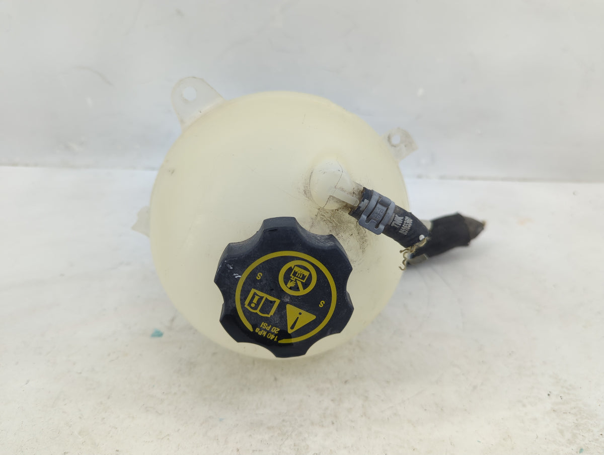2016 Chevrolet Malibu Radiator Coolant Overflow Expansion Tank Bottle 1369064 - Oemusedautoparts1.com