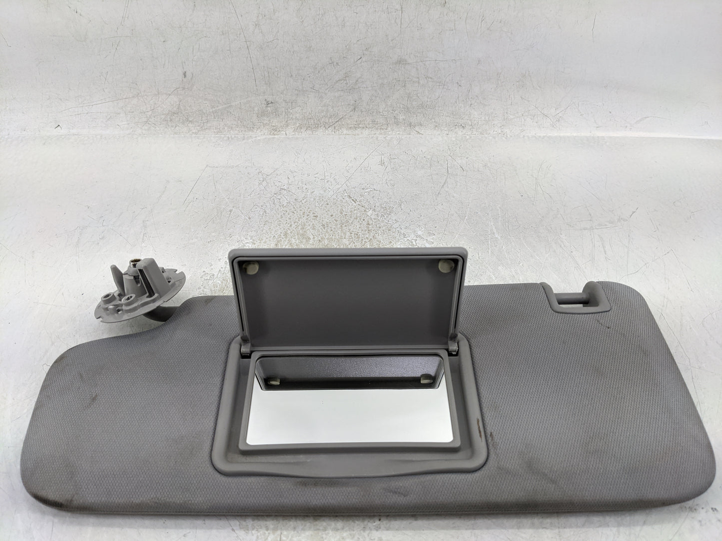 2016-2021 Chevrolet Malibu Sun Visor Shade Replacement Driver Left Mirror Fits Fits 2016 2017 2018 2019 2020 2021 OEM Used A