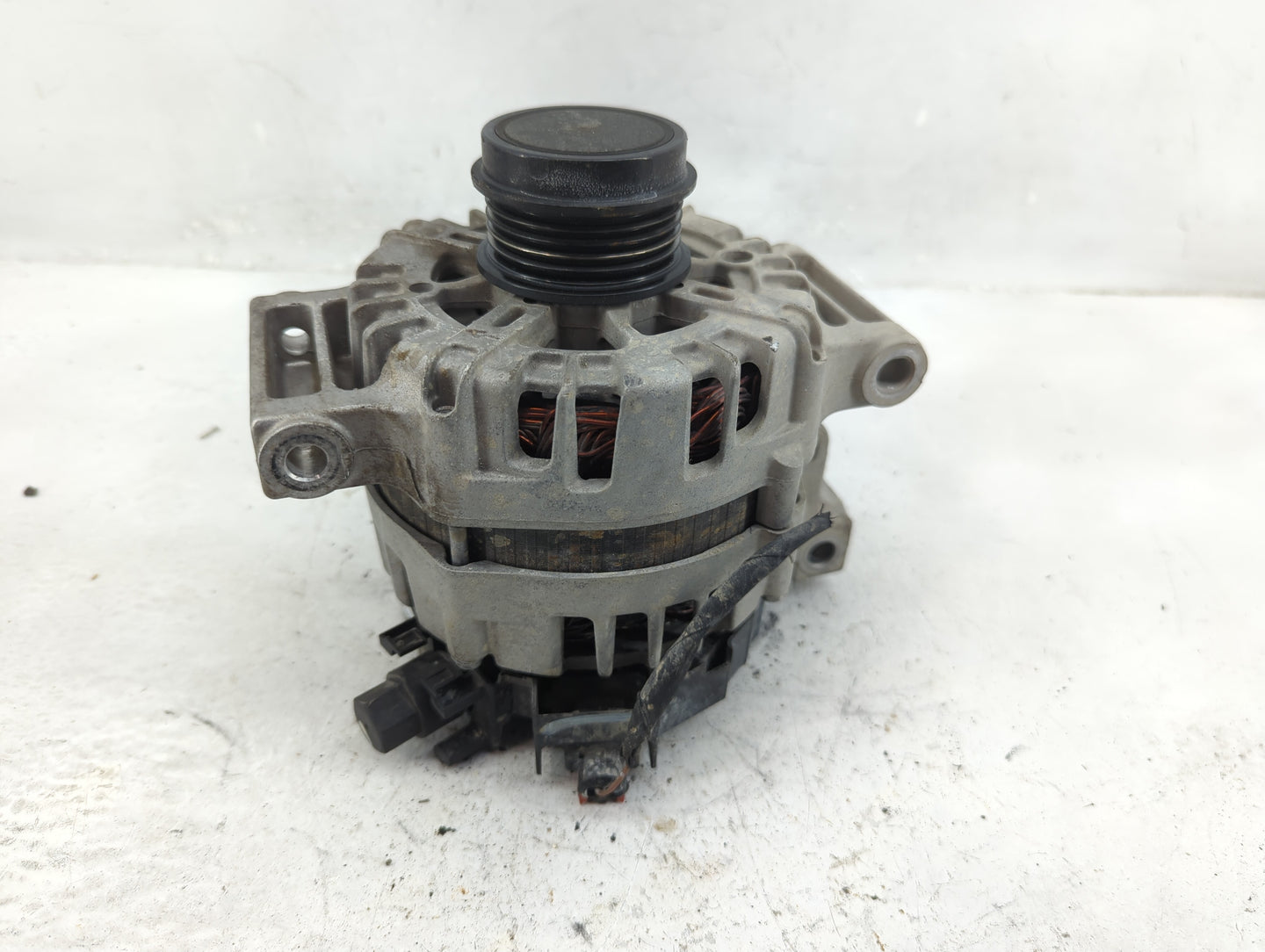 2022 Chevrolet Malibu Alternator Replacement Generator Charging Assembly Engine OEM P/N:13532106 Fits OEM Used Auto Parts - 