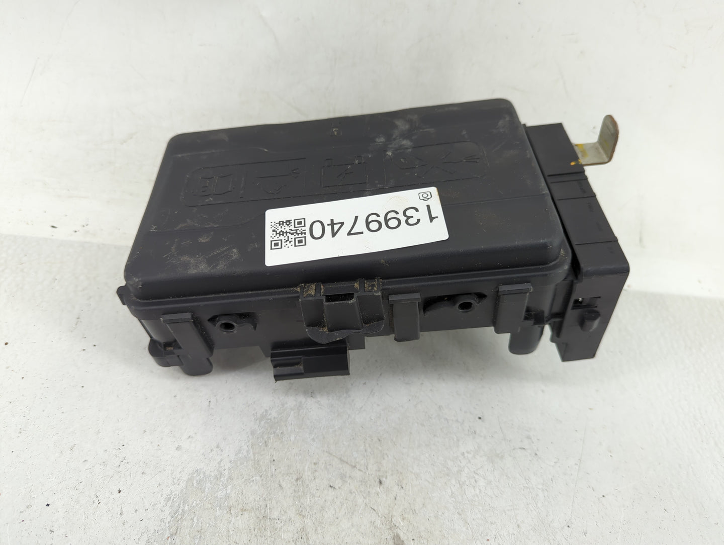 2022 Chevrolet Malibu Fusebox Fuse Box Panel Relay Module P/N:84950508-01 Fits OEM Used Auto Parts - Oemusedautoparts1.com
