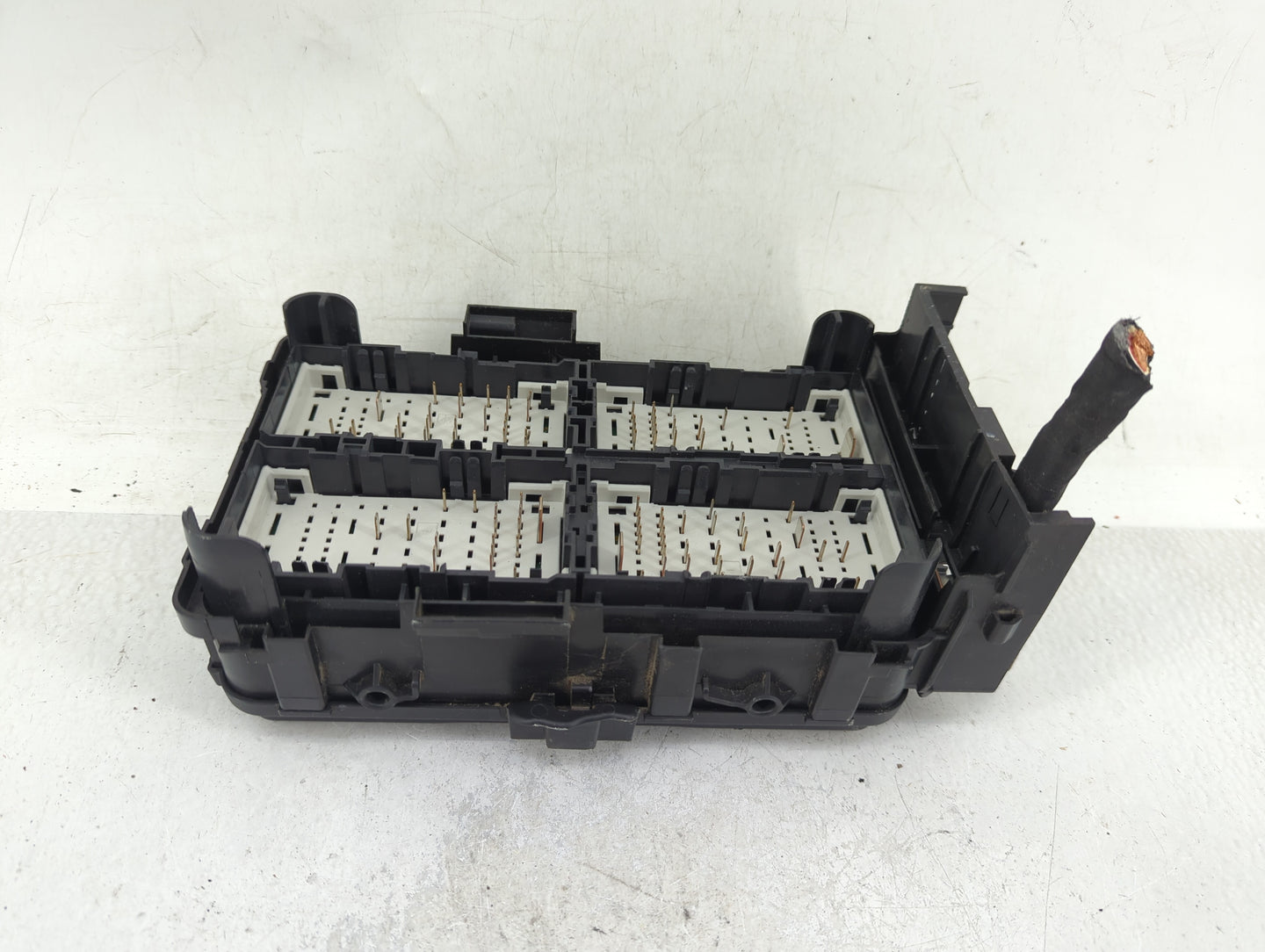 2022 Chevrolet Malibu Fusebox Fuse Box Panel Relay Module P/N:84950508-01 Fits OEM Used Auto Parts - Oemusedautoparts1.com