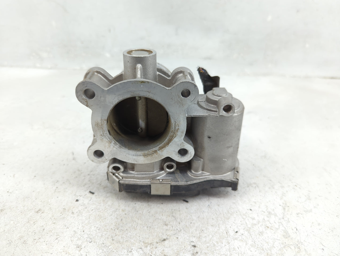 2016-2021 Chevrolet Malibu Throttle Body P/N:12671379AA Fits Fits 2016 2017 2018 2019 2020 2021 2022 OEM Used Auto Parts - O