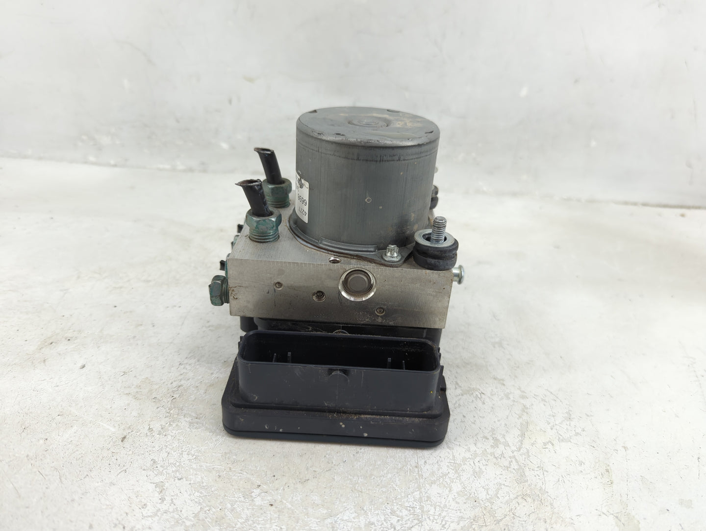 2019-2021 Chevrolet Malibu ABS Pump Control Module Replacement P/N:42776698 Fits Fits 2019 2020 2021 OEM Used Auto Parts - O