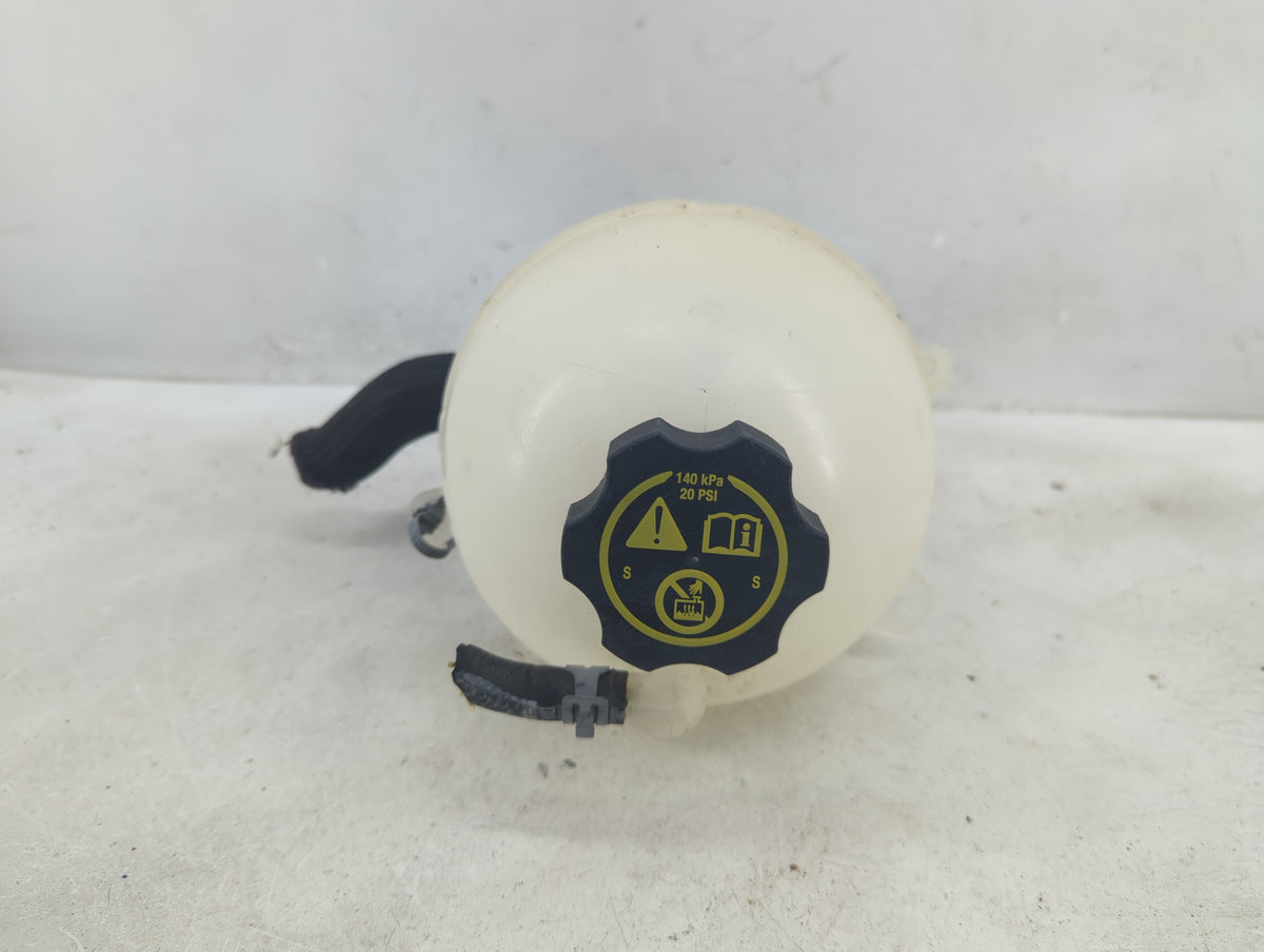 2016 Chevrolet Malibu Radiator Coolant Overflow Expansion Tank Bottle 1410112 - Oemusedautoparts1.com