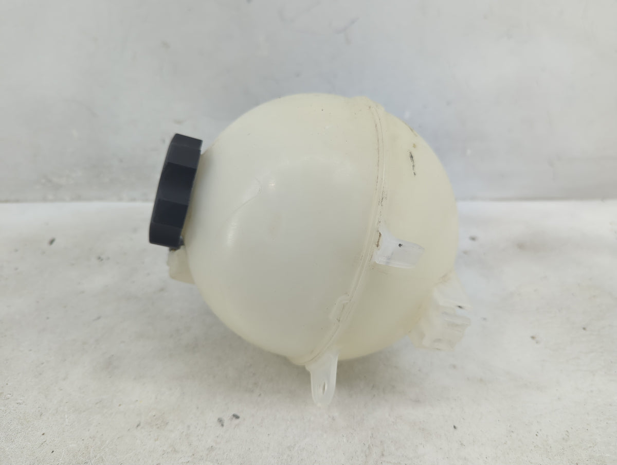 2016 Chevrolet Malibu Radiator Coolant Overflow Expansion Tank Bottle 1410112 - Oemusedautoparts1.com