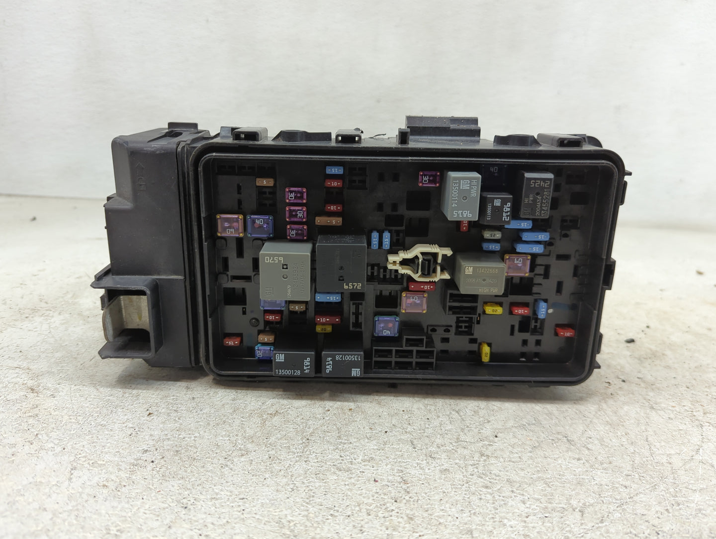 2022 Chevrolet Malibu Fusebox Fuse Box Panel Relay Module P/N:84950508-01 Fits OEM Used Auto Parts - Oemusedautoparts1.com