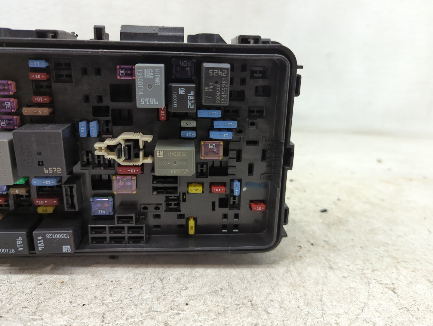 2022 Chevrolet Malibu Fusebox Fuse Box Panel Relay Module P/N:84950508-01 Fits OEM Used Auto Parts - Oemusedautoparts1.com