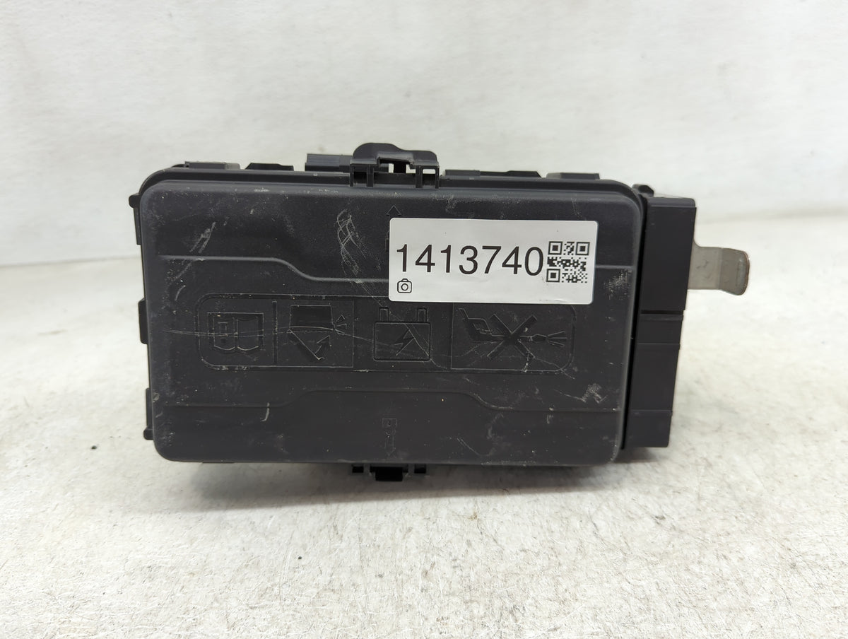 2019-2021 Chevrolet Malibu Fusebox Fuse Box Panel Relay Module P/N:84950508 Fits Fits 2019 2020 2021 OEM Used Auto Parts - O
