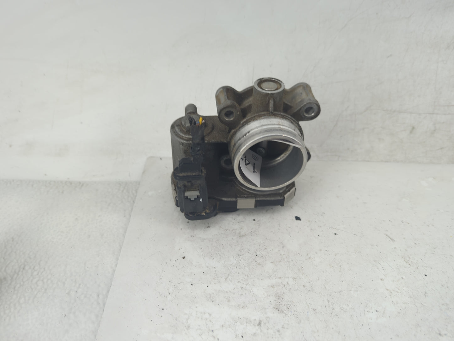 2016-2021 Chevrolet Malibu Throttle Body P/N:12671379AA Fits Fits 2016 2017 2018 2019 2020 2021 2022 OEM Used Auto Parts - O