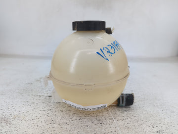 2016 Chevrolet Malibu Radiator Coolant Overflow Expansion Tank Bottle 1432602 - Oemusedautoparts1.com