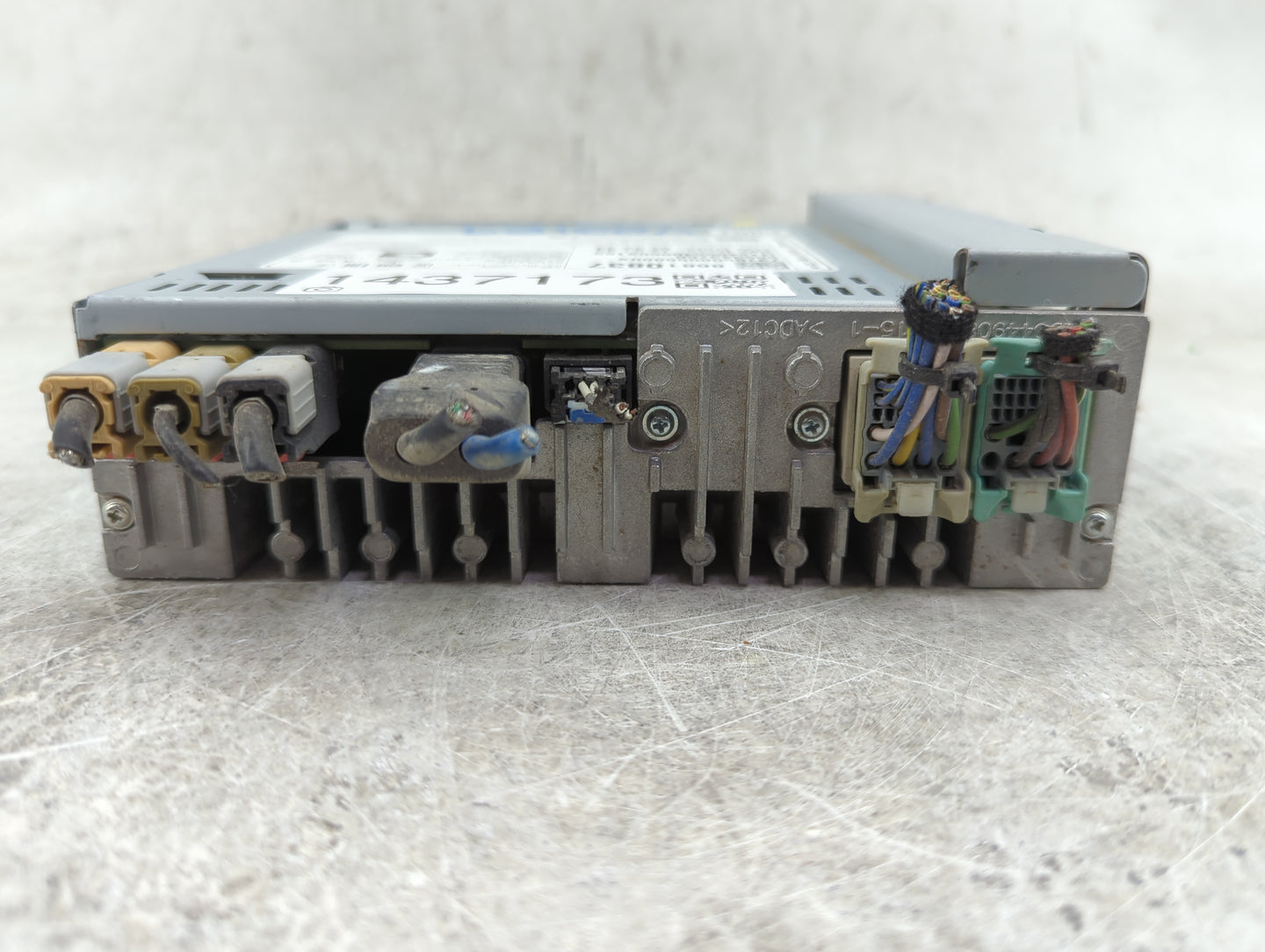 2017 Chevrolet Malibu Radio AM FM Cd Player Receiver Replacement P/N:86810837 555343750 Fits Fits 2018 2019 2020 OEM Used Au