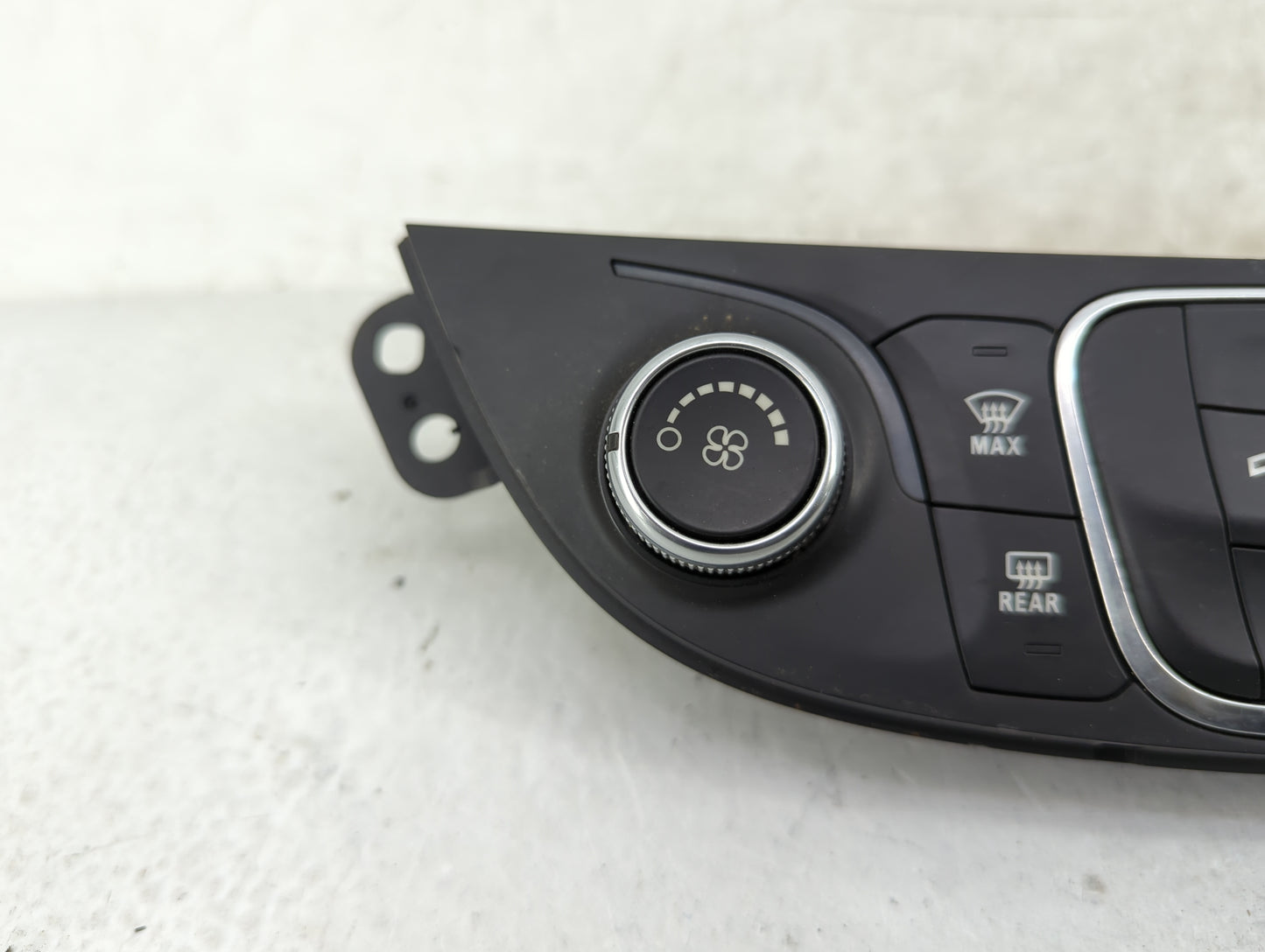 2019-2021 Chevrolet Malibu Climate Control Module Temperature AC/Heater Replacement P/N:84426646 7370200000000X Fits OEM Use