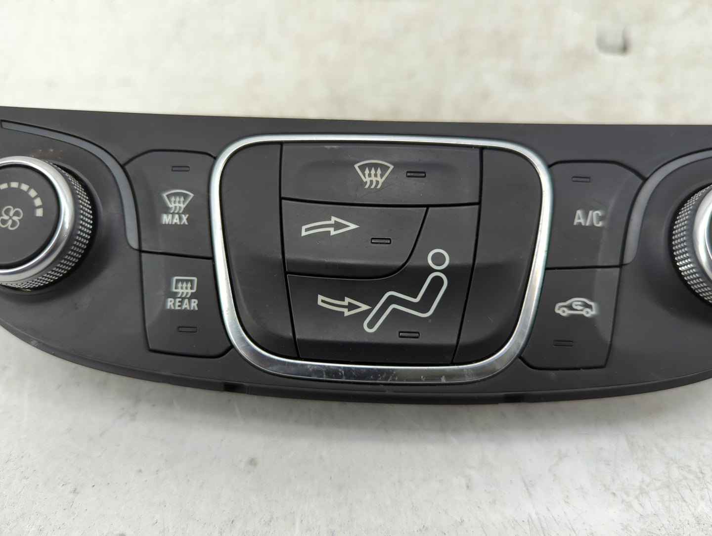 2019-2021 Chevrolet Malibu Climate Control Module Temperature AC/Heater Replacement P/N:84426646 7370200000000X Fits OEM Use