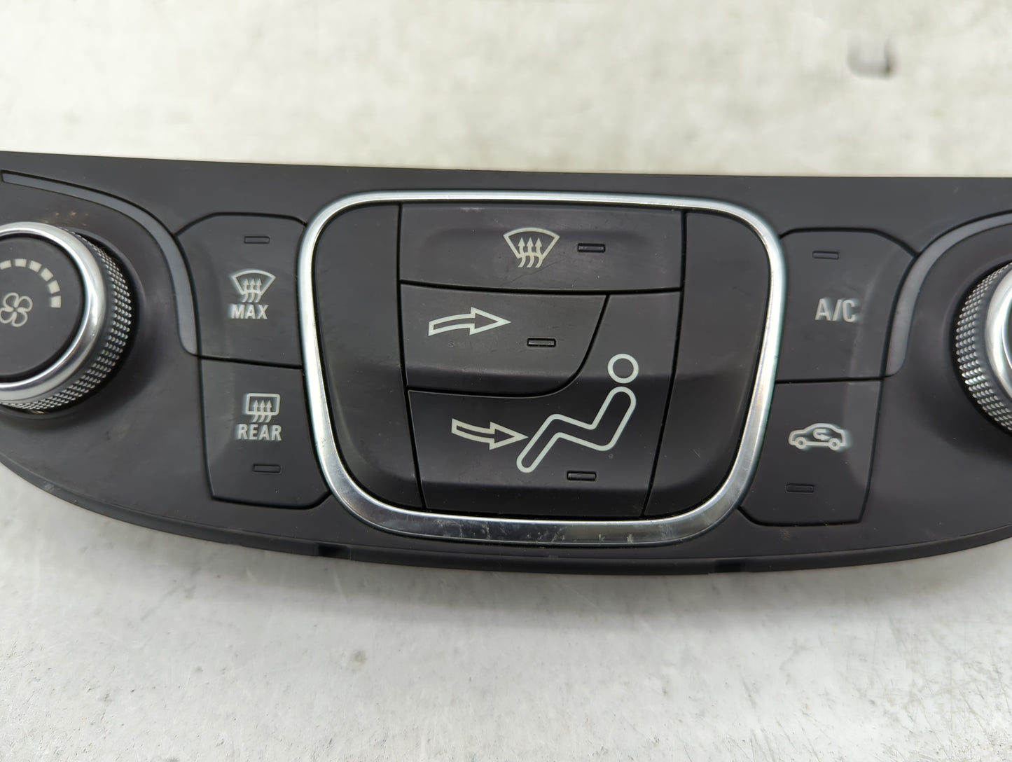 2019-2021 Chevrolet Malibu Climate Control Module Temperature AC/Heater Replacement P/N:84426646 7370200000000X Fits OEM Use