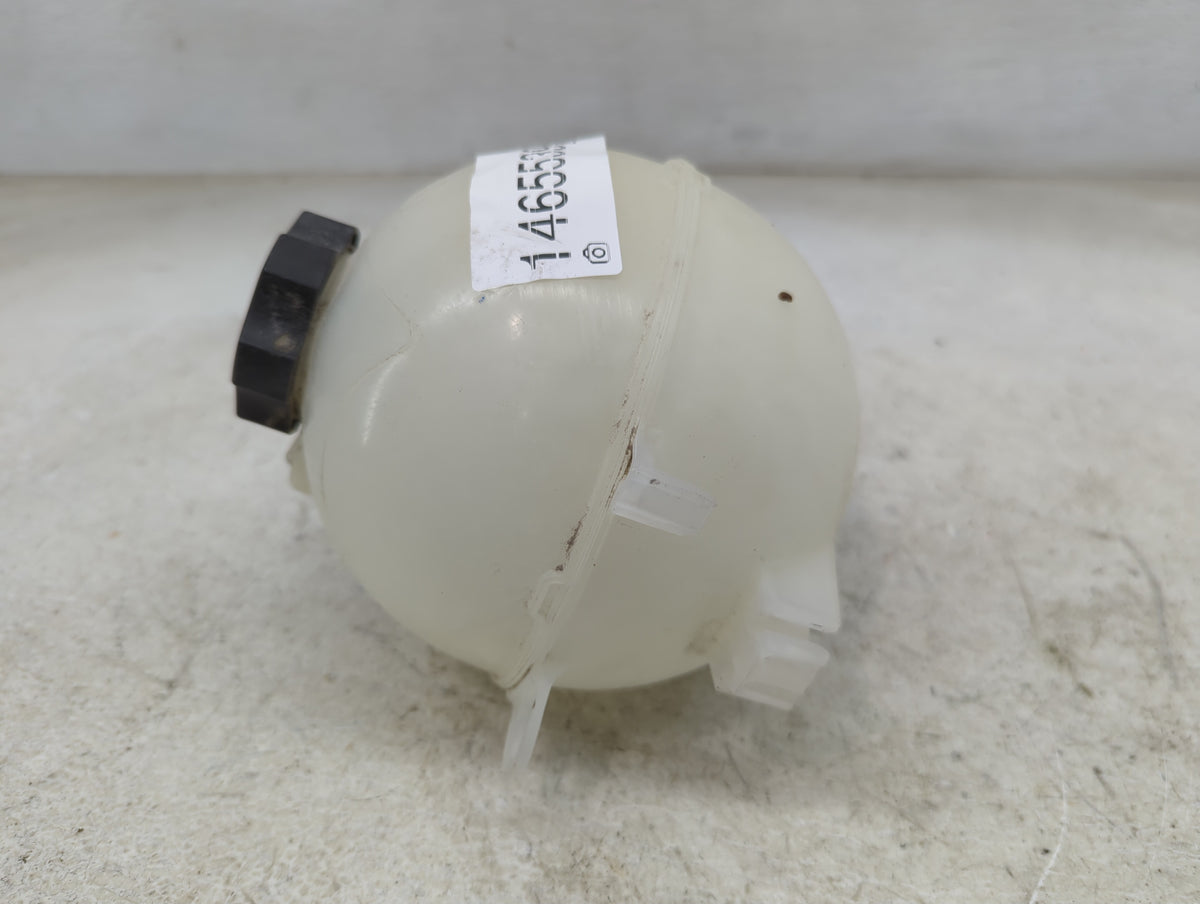 2016 Chevrolet Malibu Radiator Coolant Overflow Expansion Tank Bottle 1465539 - Oemusedautoparts1.com