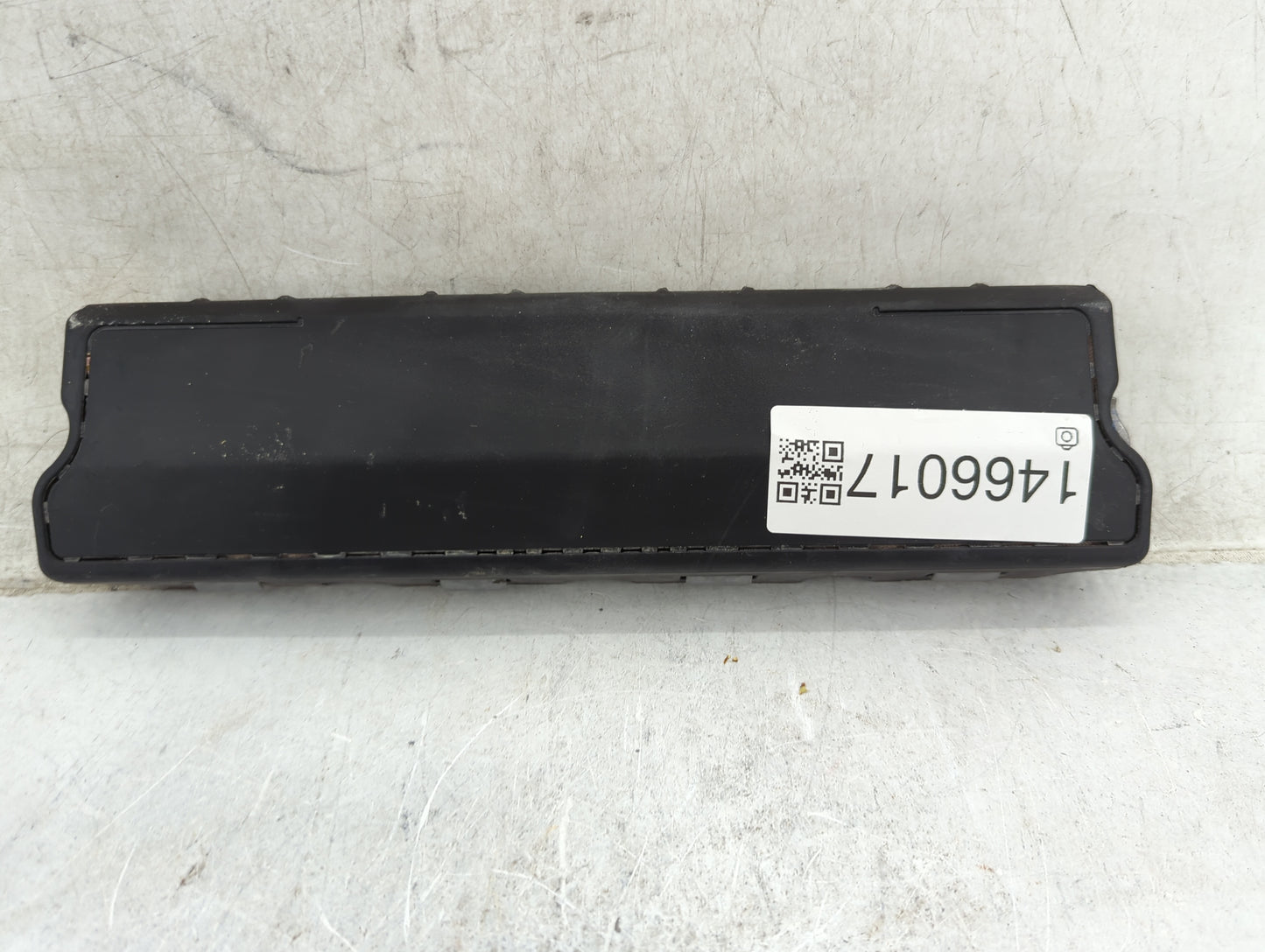 2016-2021 Chevrolet Malibu Air Bag Passenger Right Knee OEM P/N:23420286 Fits Fits 2016 2017 2018 2019 2020 2021 OEM Used Au