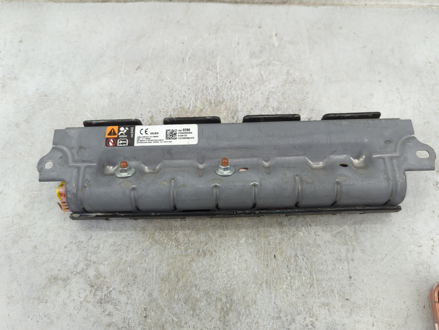 2016-2021 Chevrolet Malibu Air Bag Passenger Right Knee OEM P/N:23420286 Fits Fits 2016 2017 2018 2019 2020 2021 OEM Used Au