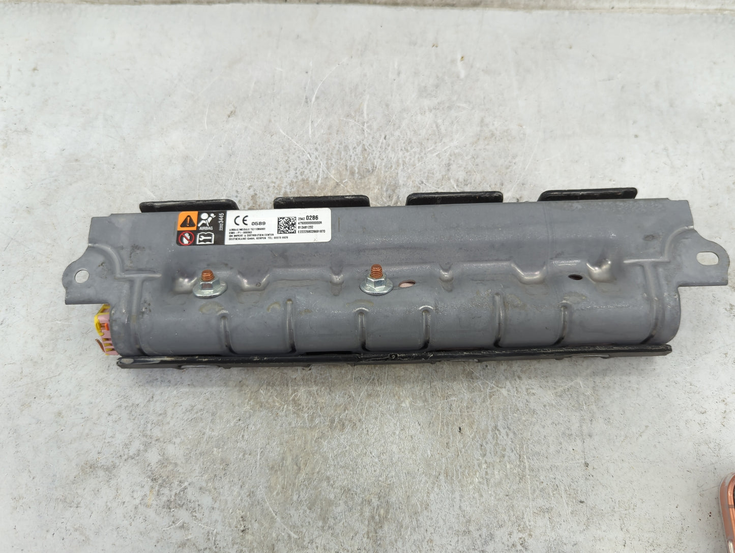 2016-2021 Chevrolet Malibu Air Bag Passenger Right Knee OEM P/N:23420286 Fits Fits 2016 2017 2018 2019 2020 2021 OEM Used Au