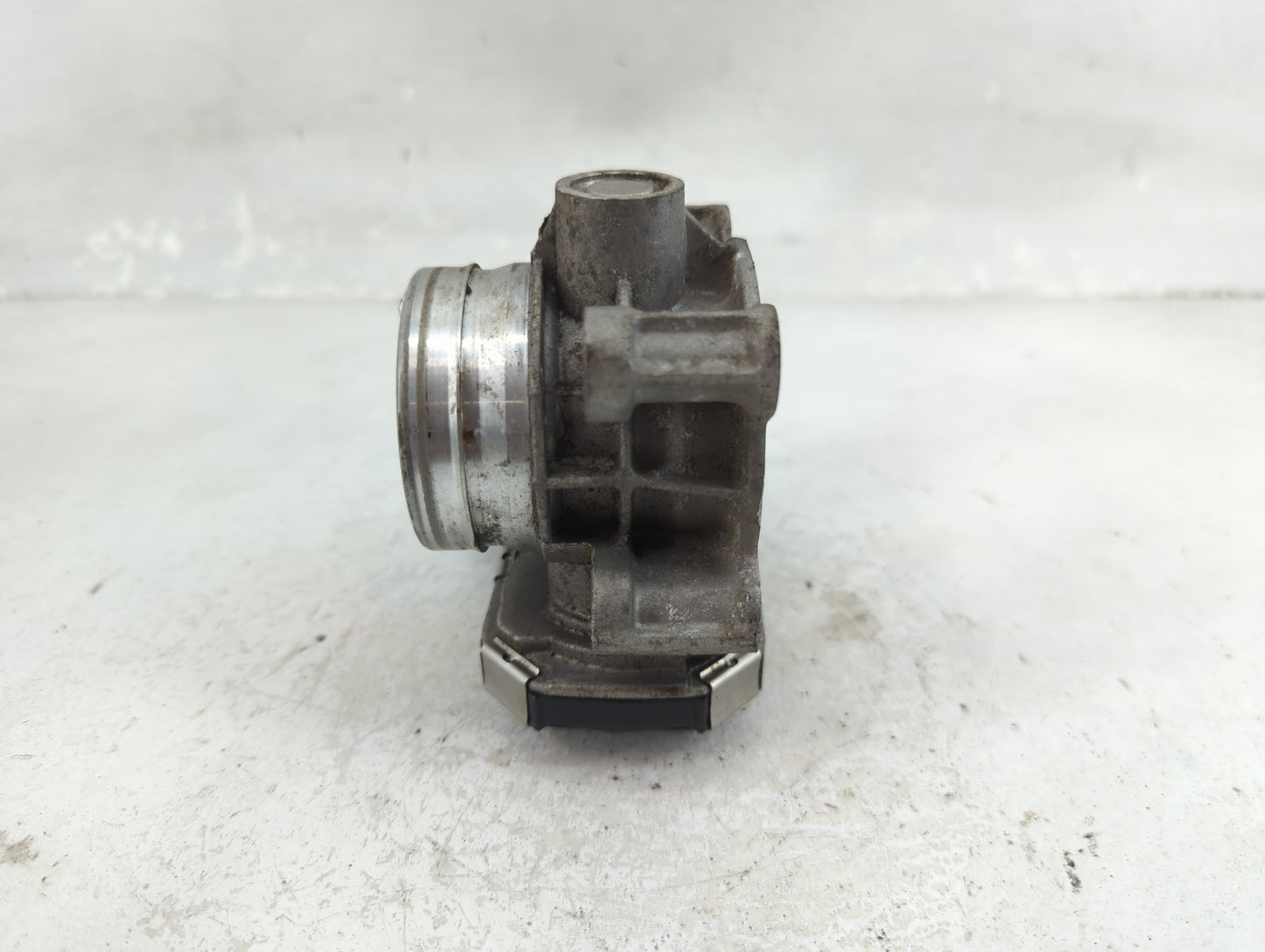 2016-2021 Chevrolet Malibu Throttle Body P/N:12671379AA Fits Fits 2016 2017 2018 2019 2020 2021 2022 OEM Used Auto Parts - O