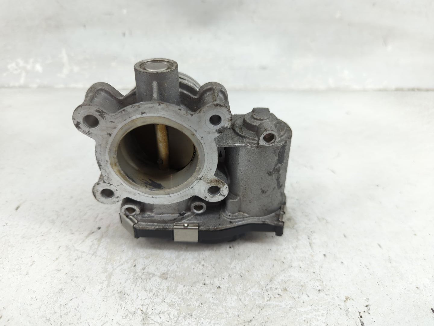 2016-2021 Chevrolet Malibu Throttle Body P/N:12671379AA Fits Fits 2016 2017 2018 2019 2020 2021 2022 OEM Used Auto Parts - O