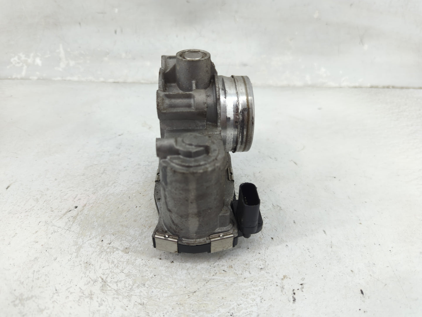 2016-2021 Chevrolet Malibu Throttle Body P/N:12671379AA Fits Fits 2016 2017 2018 2019 2020 2021 2022 OEM Used Auto Parts - O