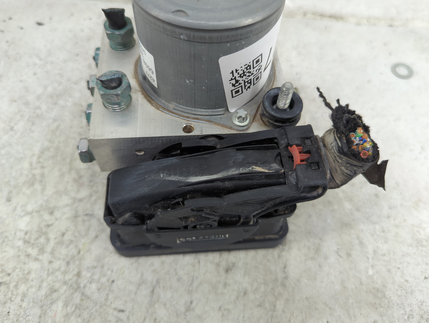 2019-2021 Chevrolet Malibu ABS Pump Control Module Replacement P/N:0265557 0265296333, 24504020000000X Fits Fits 2019 2020 2