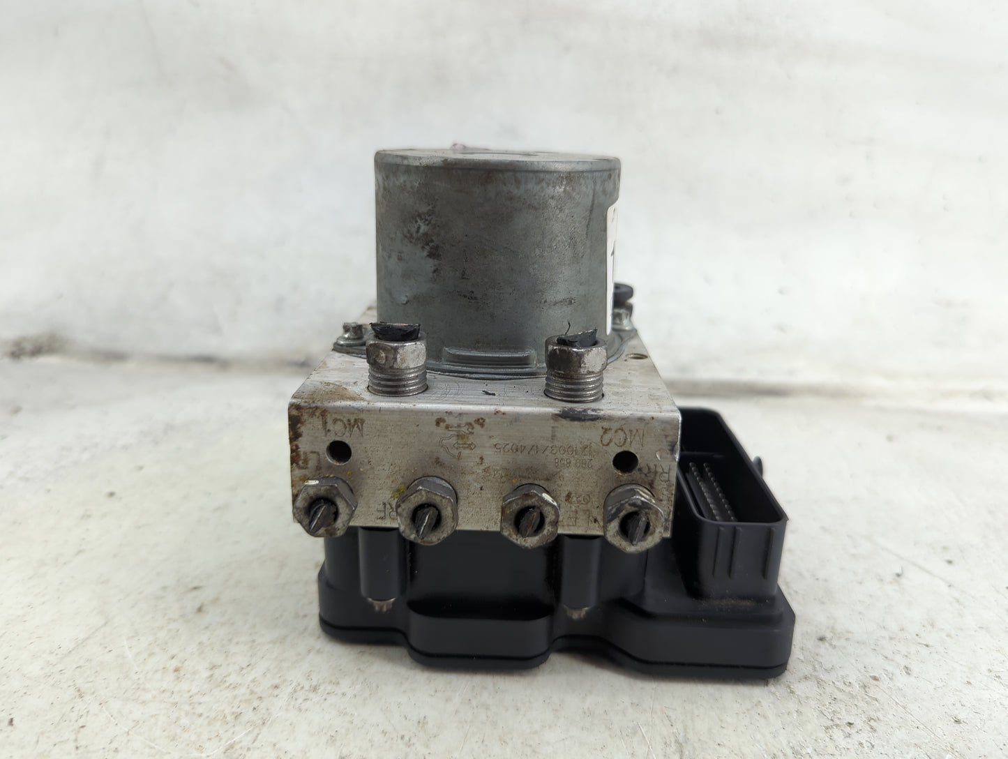 2019-2021 Chevrolet Malibu ABS Pump Control Module Replacement P/N:24504020000000X 065055766 Fits Fits 2019 2020 2021 OEM Us