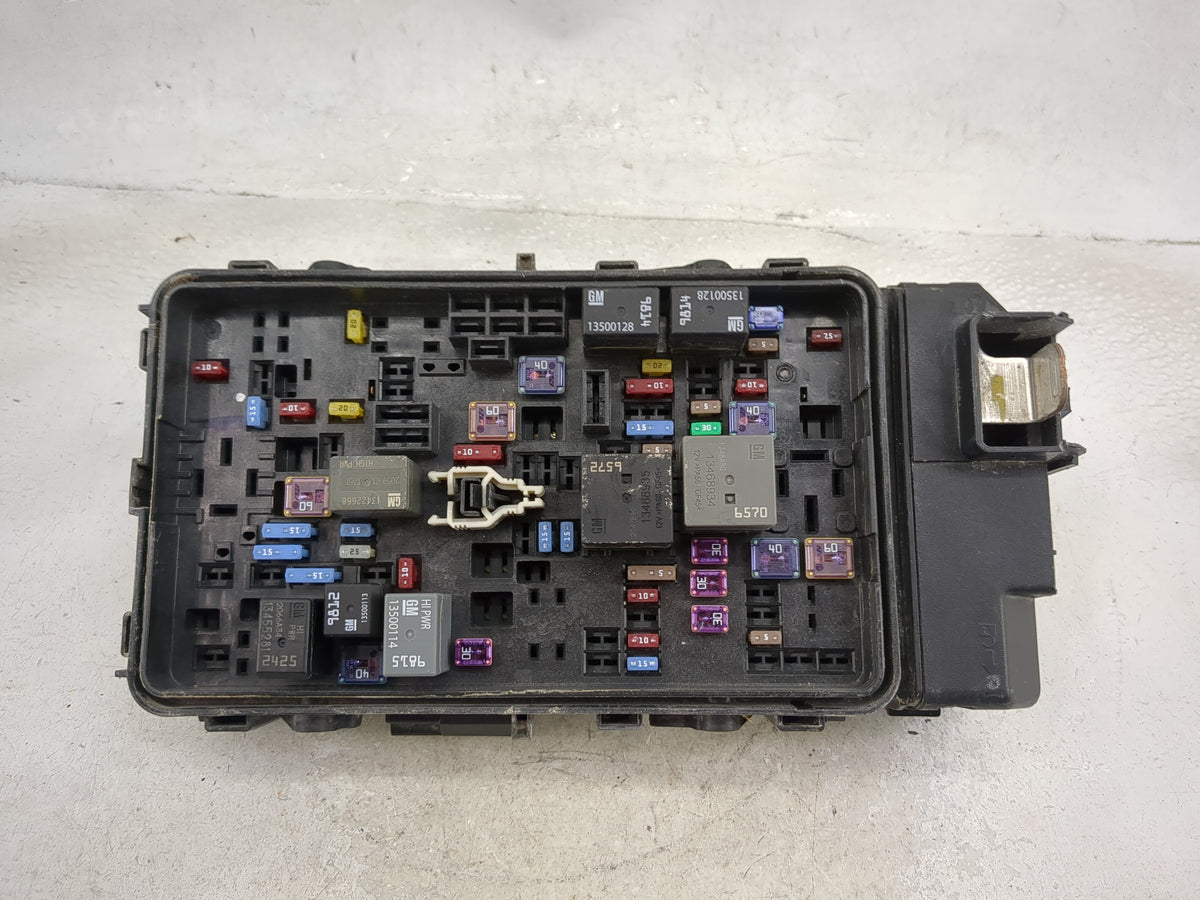 2022 Chevrolet Malibu Fusebox Fuse Box Panel Relay Module P/N:13500128 13500114, 13468934, 13468935, 13455281, 13422668 Fits