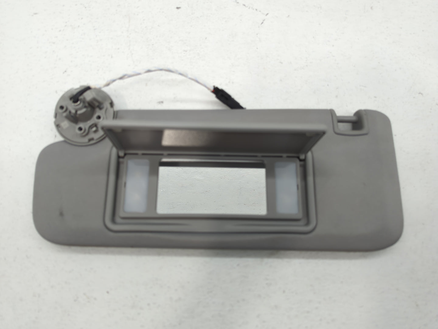 2022 Chevrolet Malibu Sun Visor Shade Replacement Driver Left Mirror Fits OEM Used Auto Parts - Oemusedautoparts1.com
